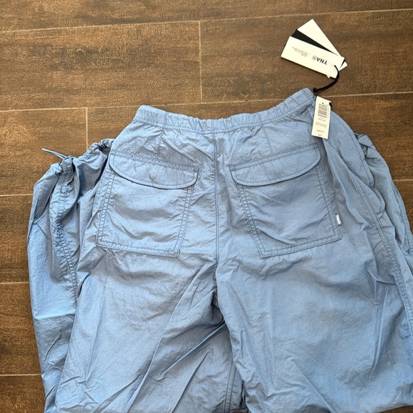 Aritzia parachute pants - Picture 2 of 3